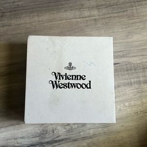 Brand New- Never worn Three Row Pearl bad relief choker